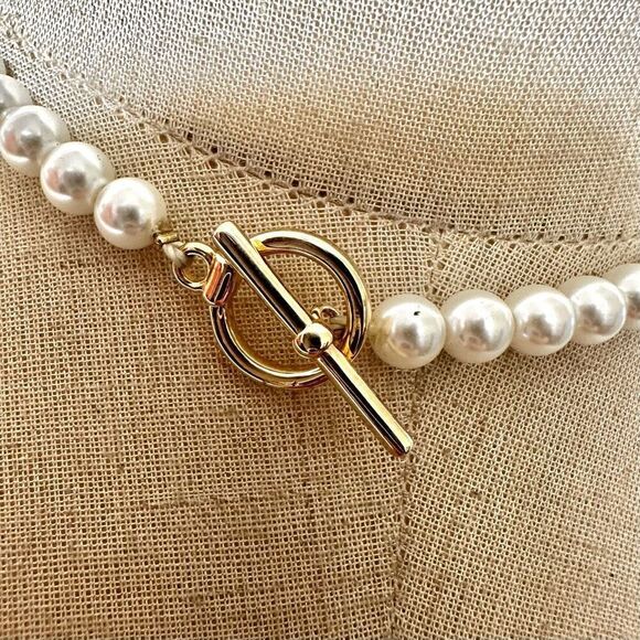 Faux pearl single strand choker necklace - Picture 3 of 4